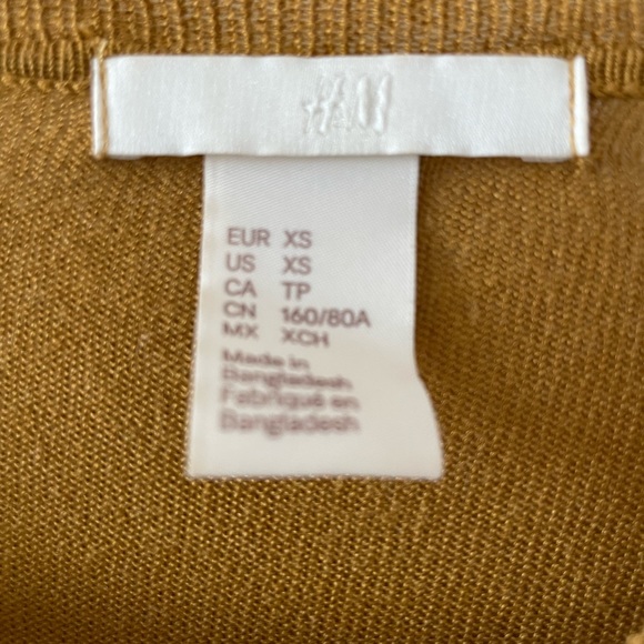 H&M knit top - Picture 4 of 4